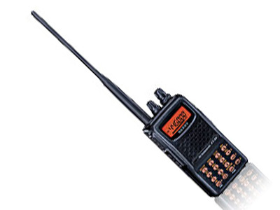 八重洲FT-60R对讲机 高性能双频段设备展示